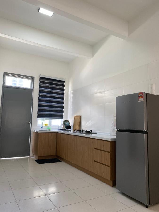 Cempaka Homestay Soga Perdana Batu Pahat Extérieur photo