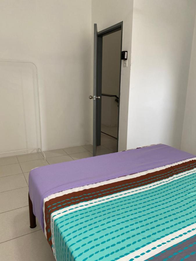 Cempaka Homestay Soga Perdana Batu Pahat Extérieur photo